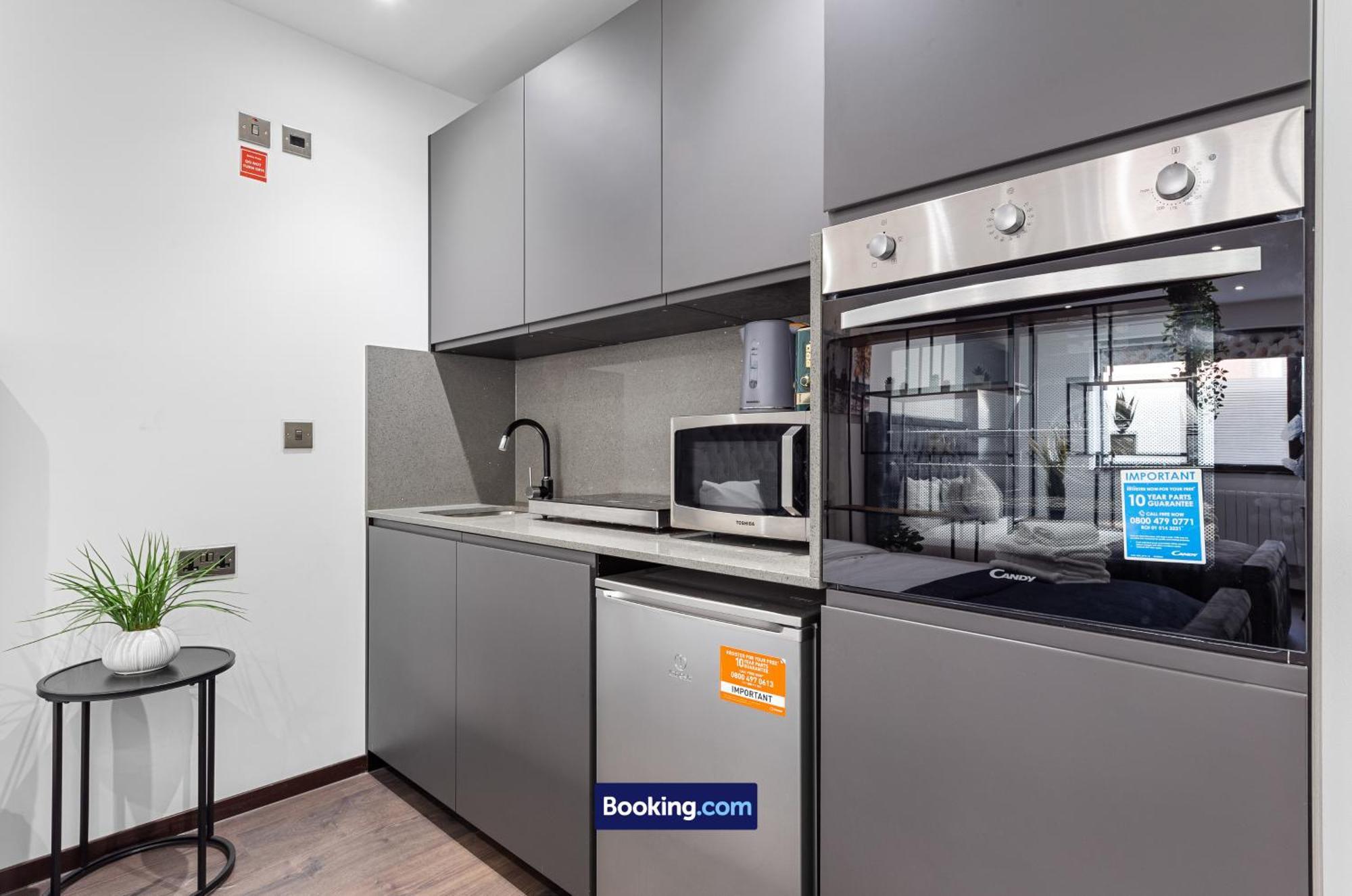 Apartment Stylish By Smart Short Lets & Serviced Woodstock With Free Wifi *