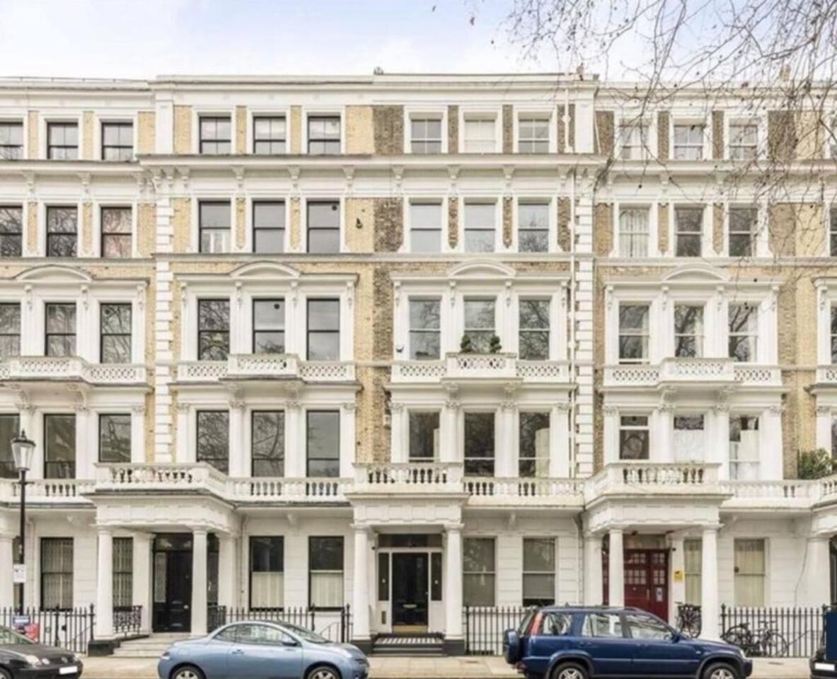 Prime 2 Bedroom Apt, Kensington Garden Square View Apartment