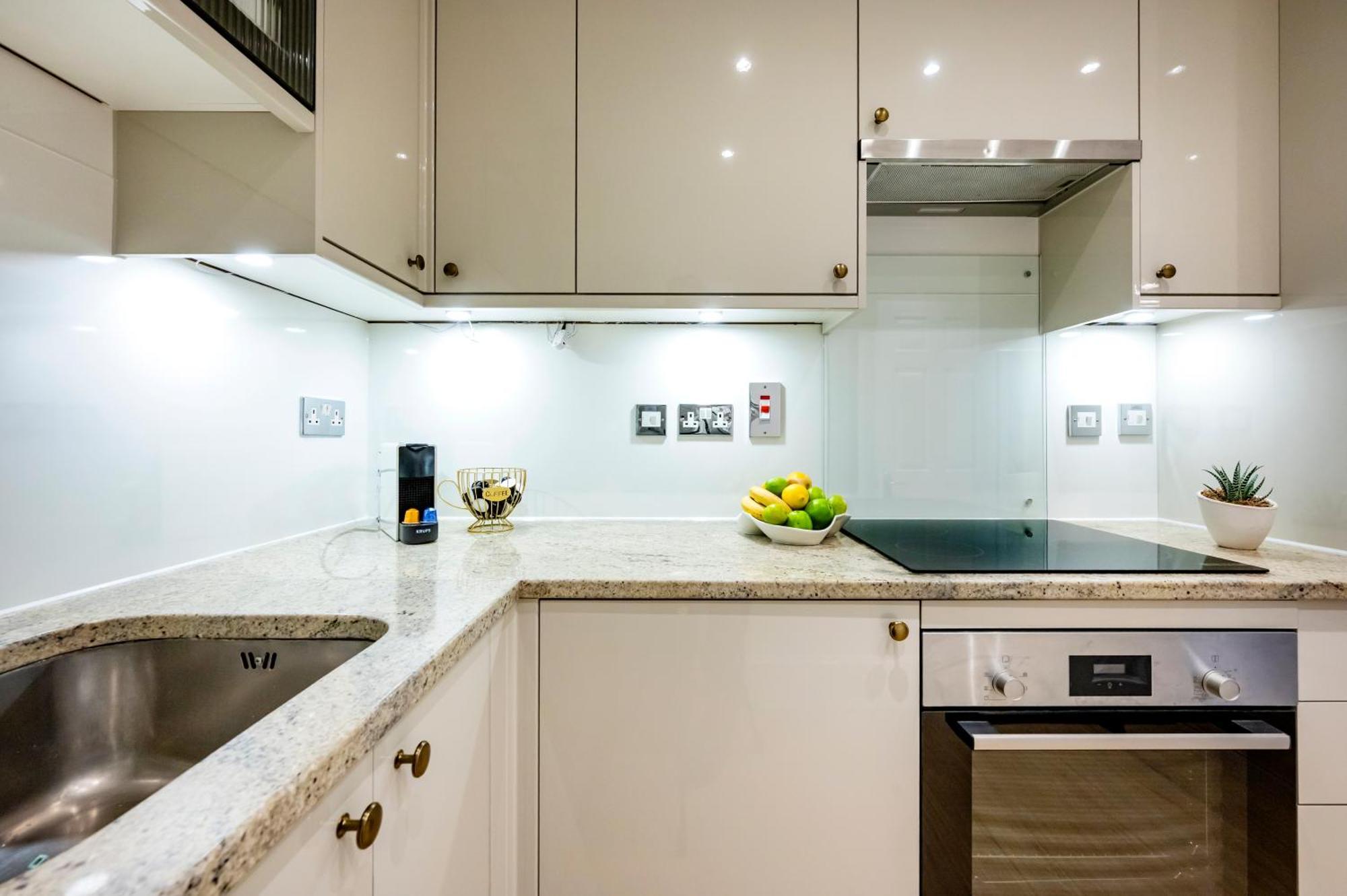 Apartment Hyde Park London