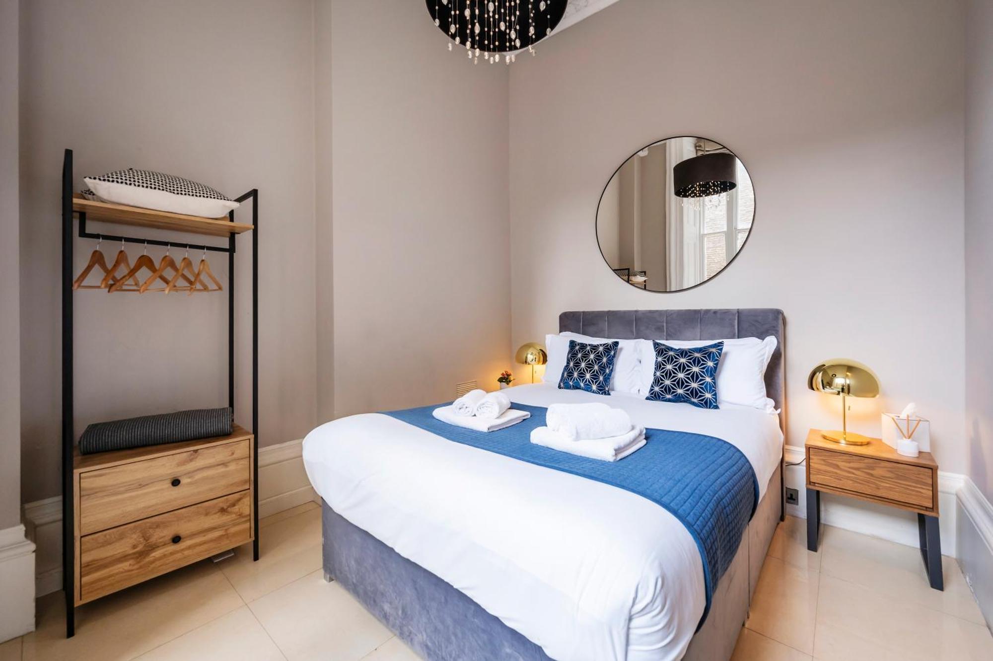 Apartment Hyde Park London