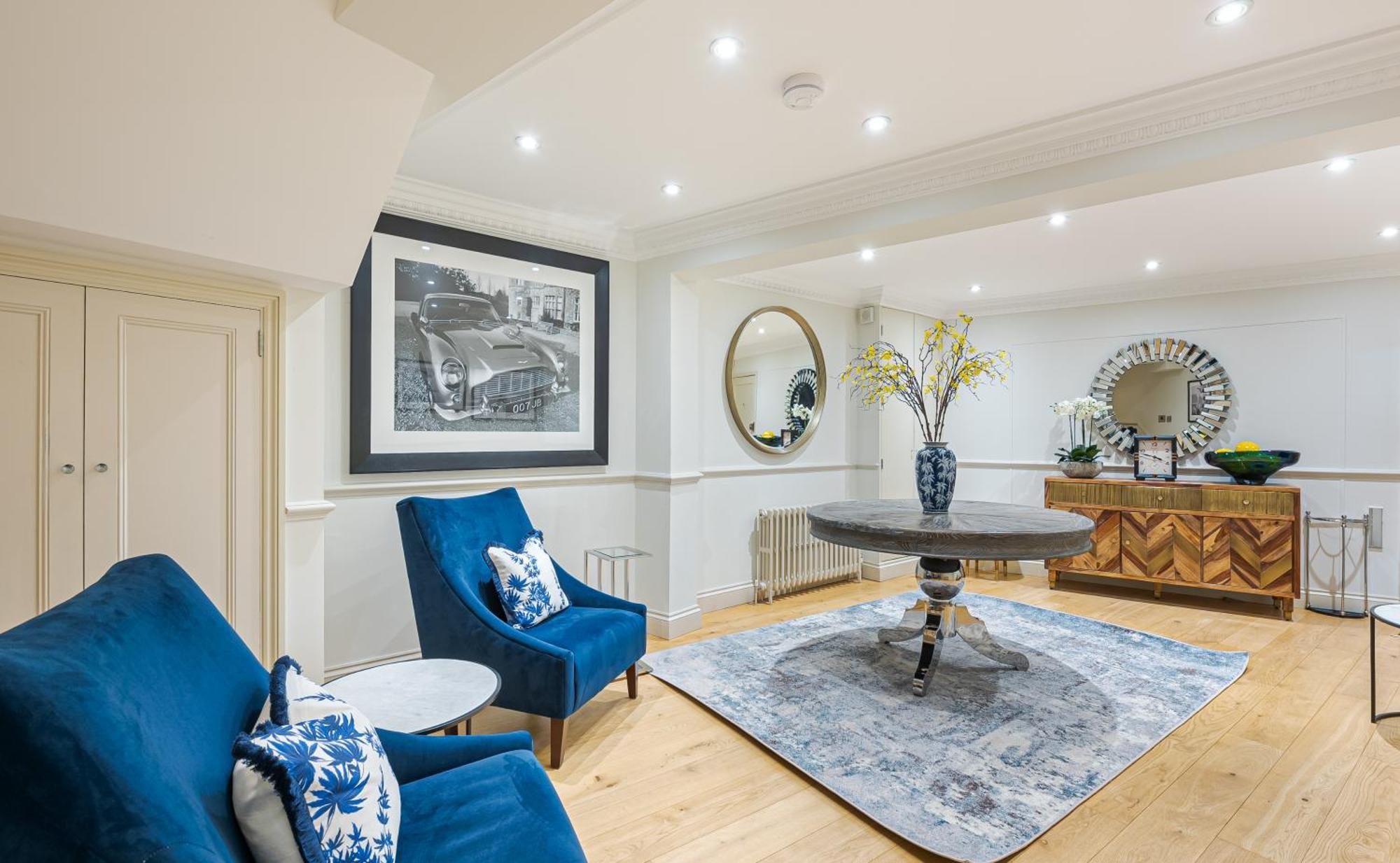 Modern 3 Bedroom Luxury House With Garage In Apartamento Londres