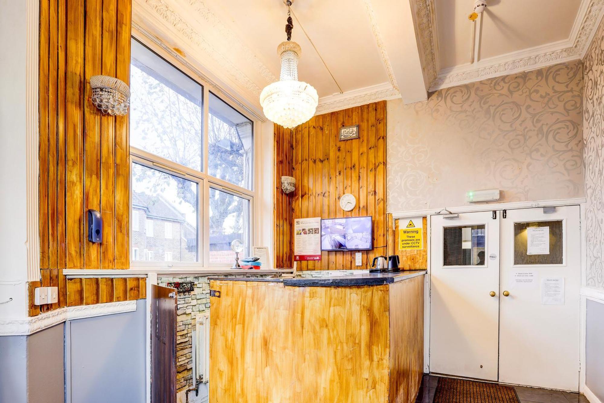 Shelton Hotel, Finsbury Park Hotel 3*