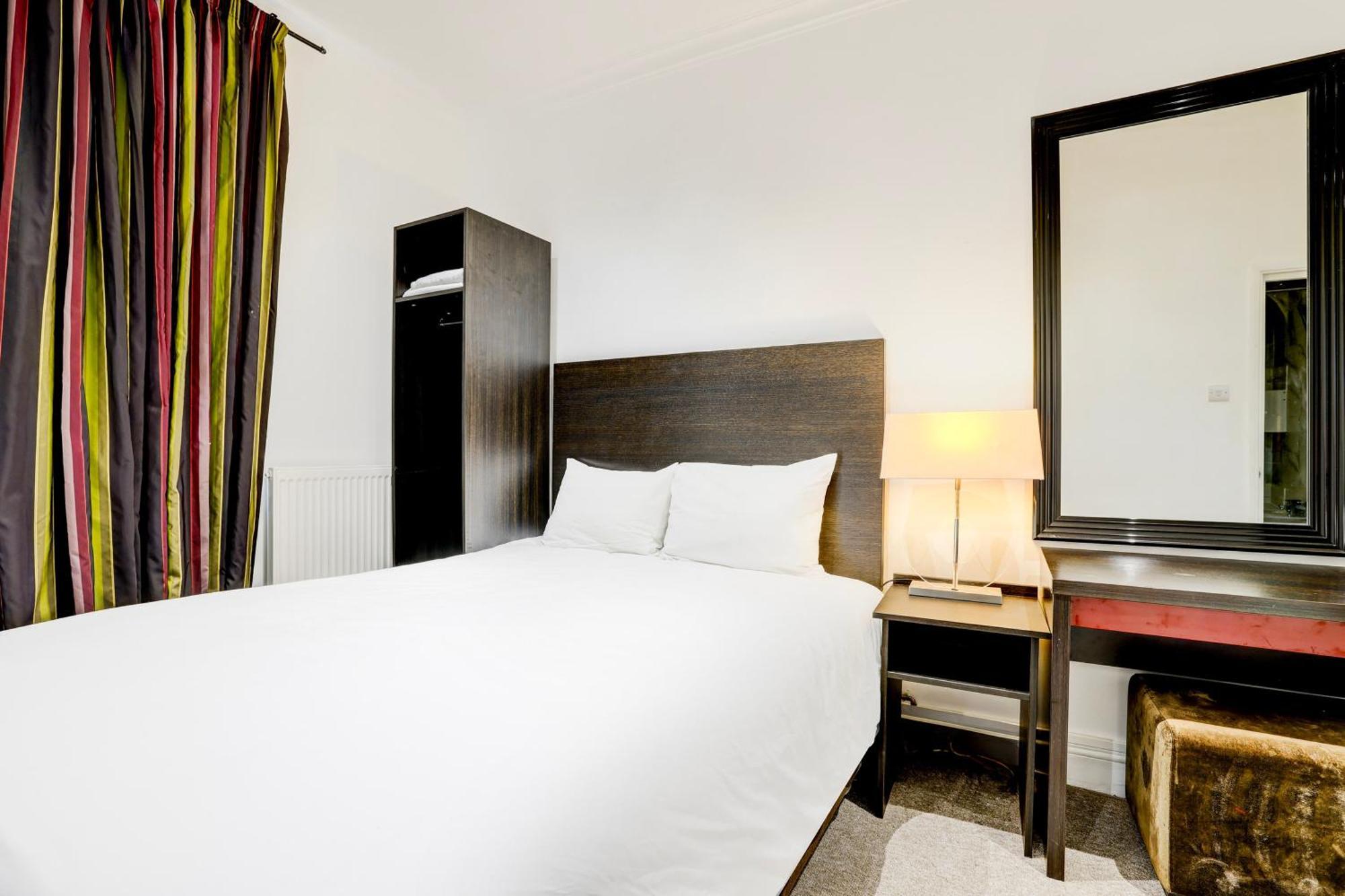 Shelton Hotel, Finsbury Park Hotel 3*