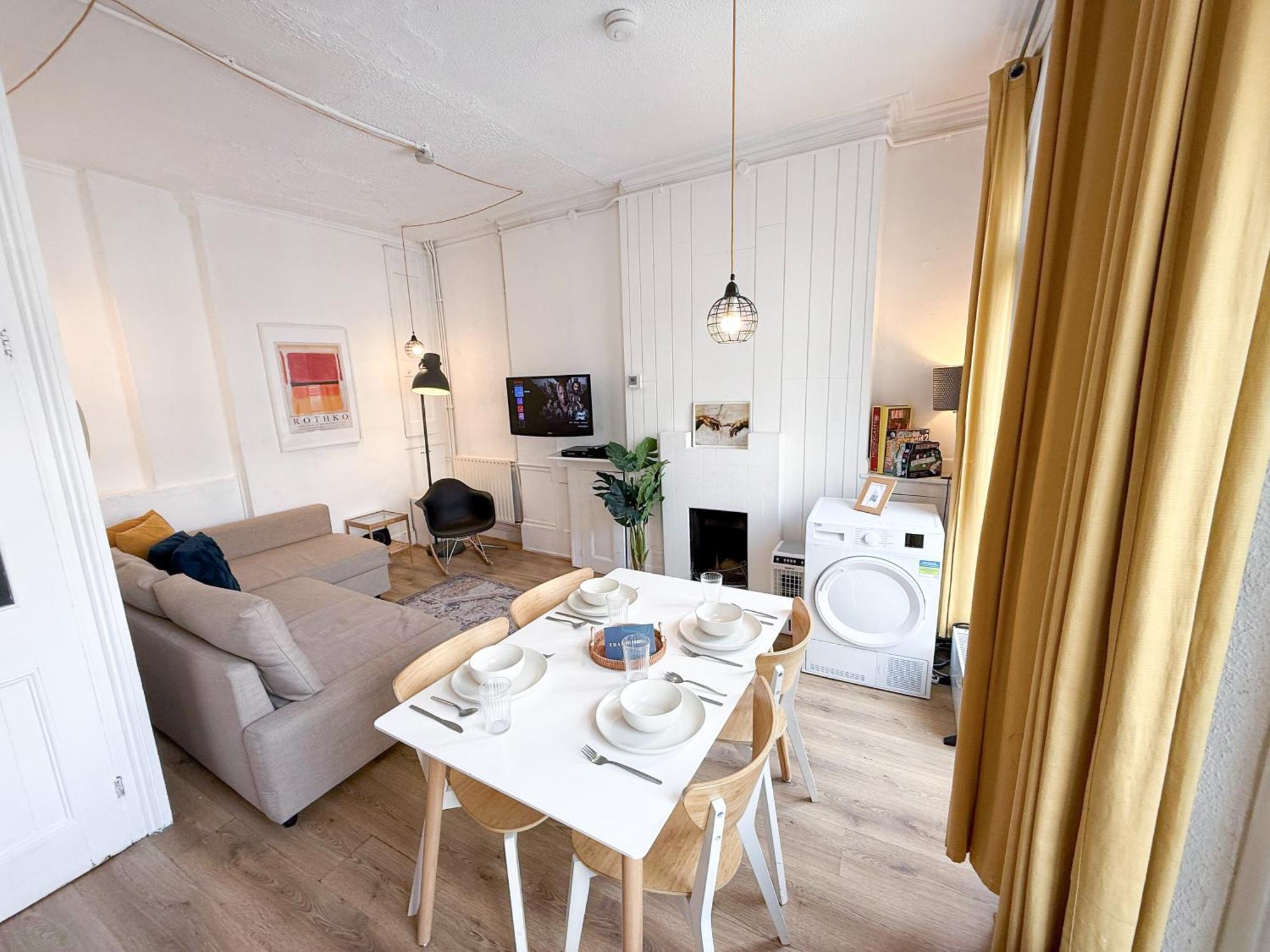 Chic 2-bedroom Flat In Farringdon Barbican Centre Holiday home London