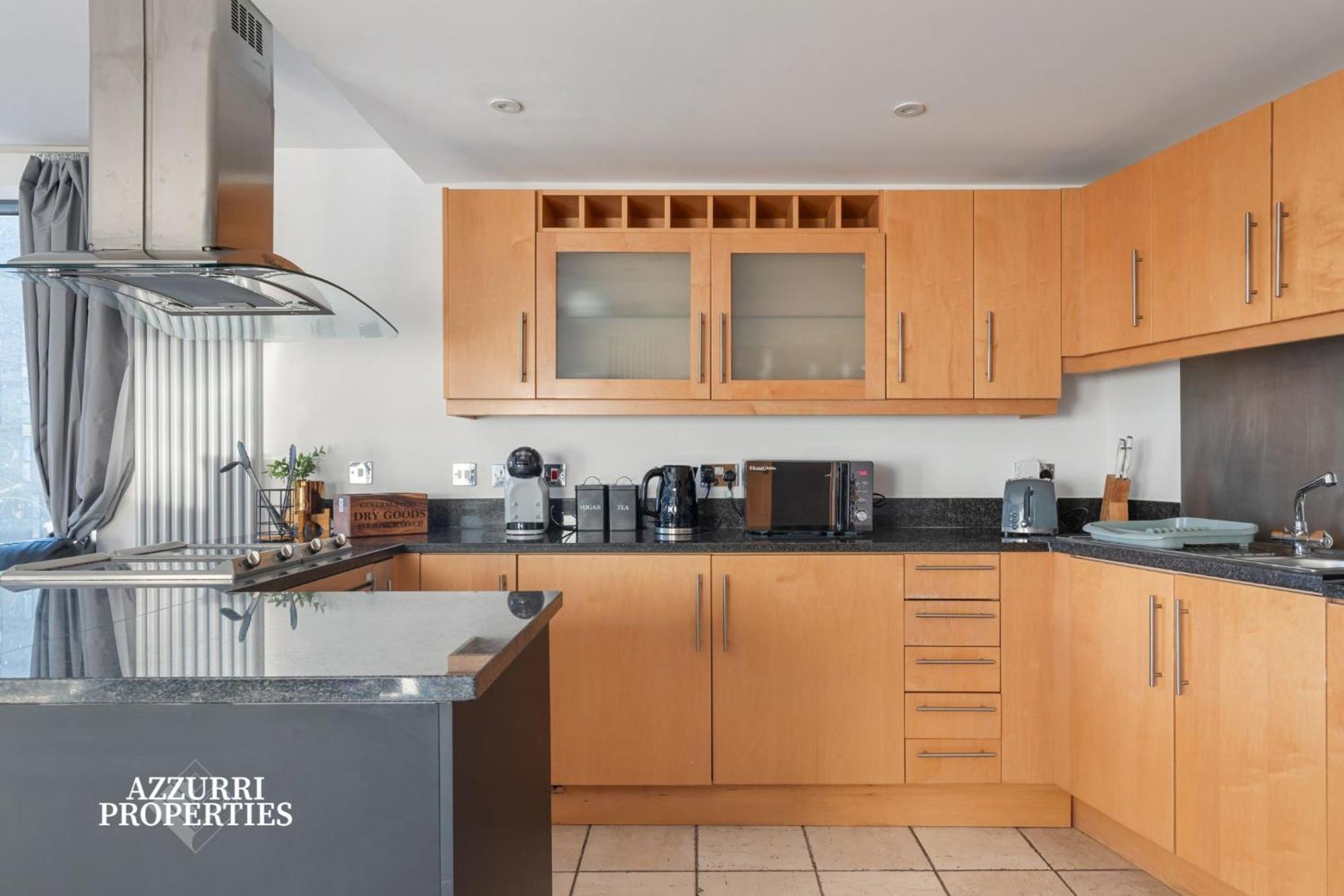 2 Bed Only Five Minutes Walk From Crossharbour Apartment London