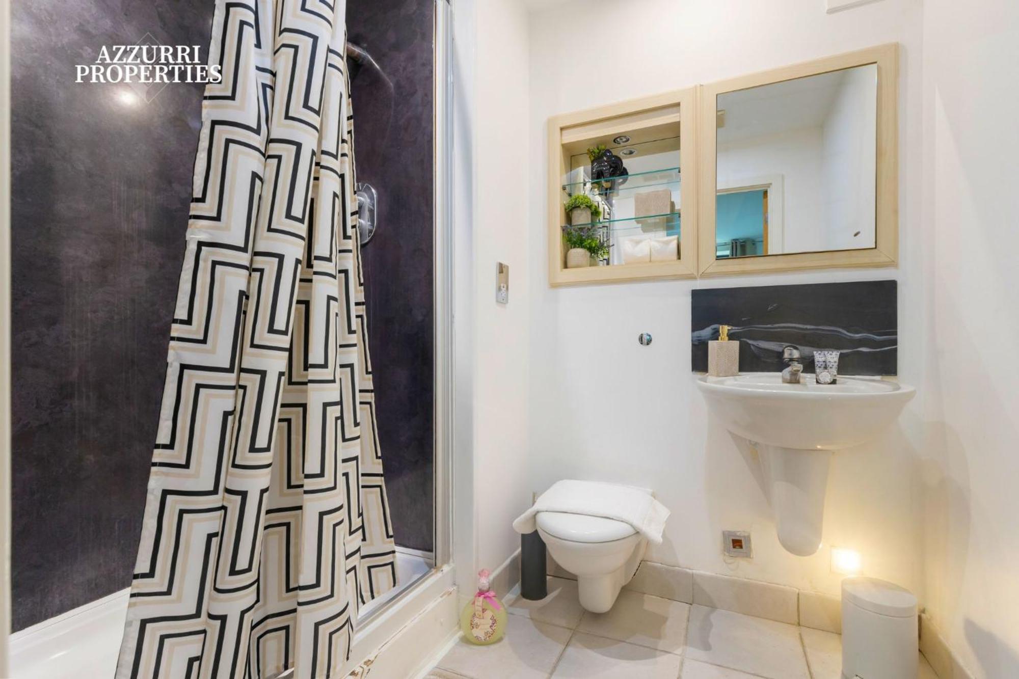 2 Bed Only Five Minutes Walk From Crossharbour London