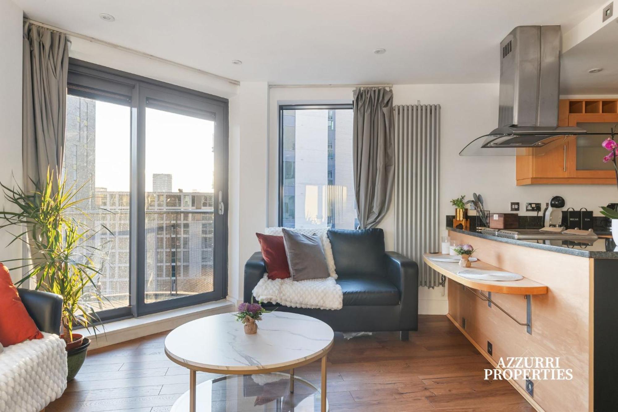2 Bed Only Five Minutes Walk From Crossharbour Apartment *