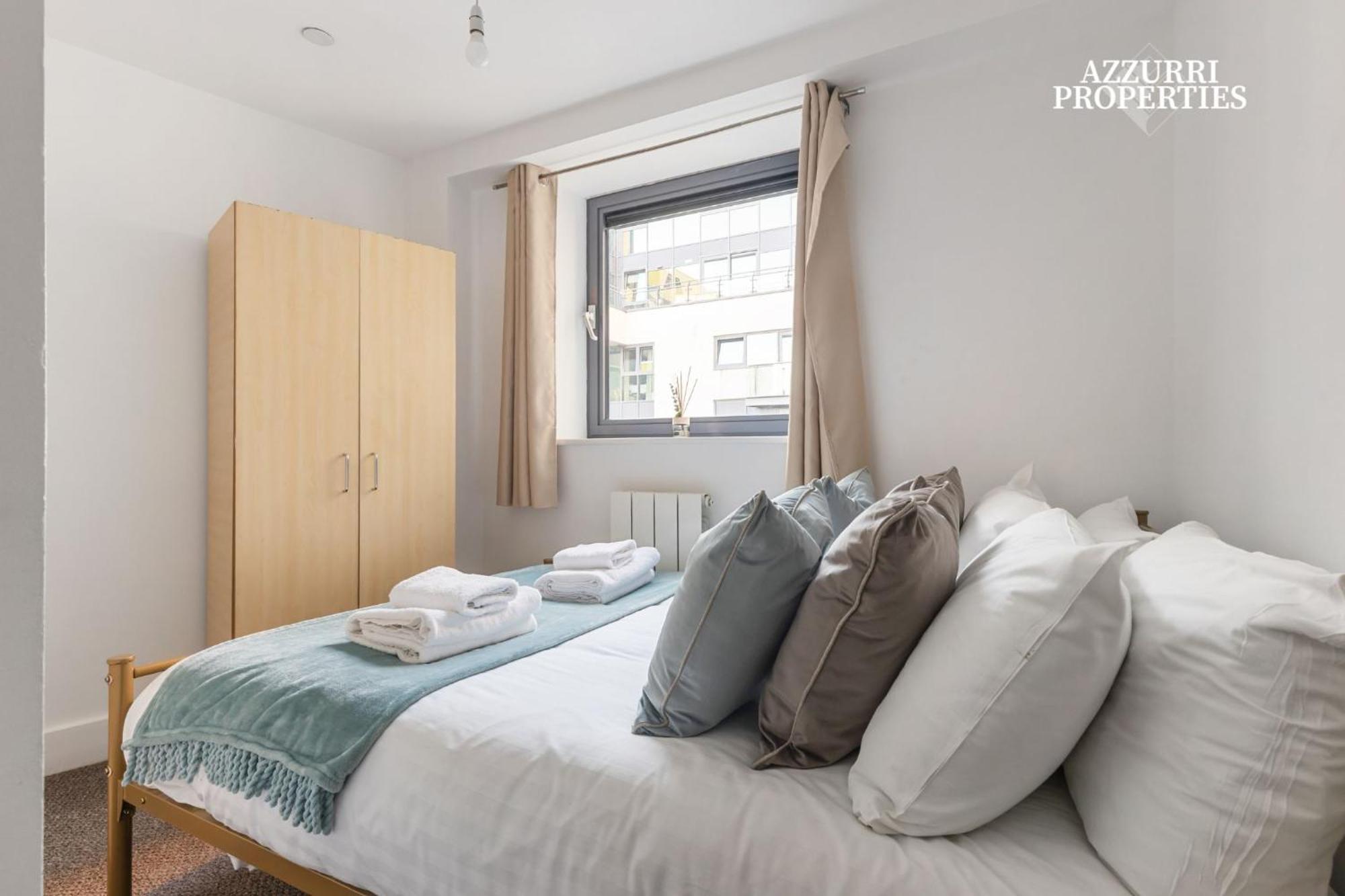 2 Bed Only Five Minutes Walk From Crossharbour London
