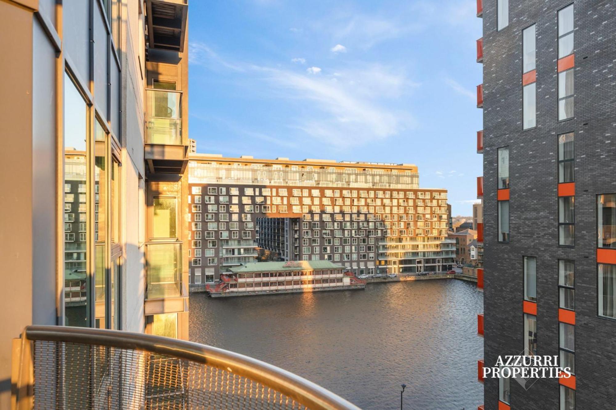 Short At Millharbour Apartment *