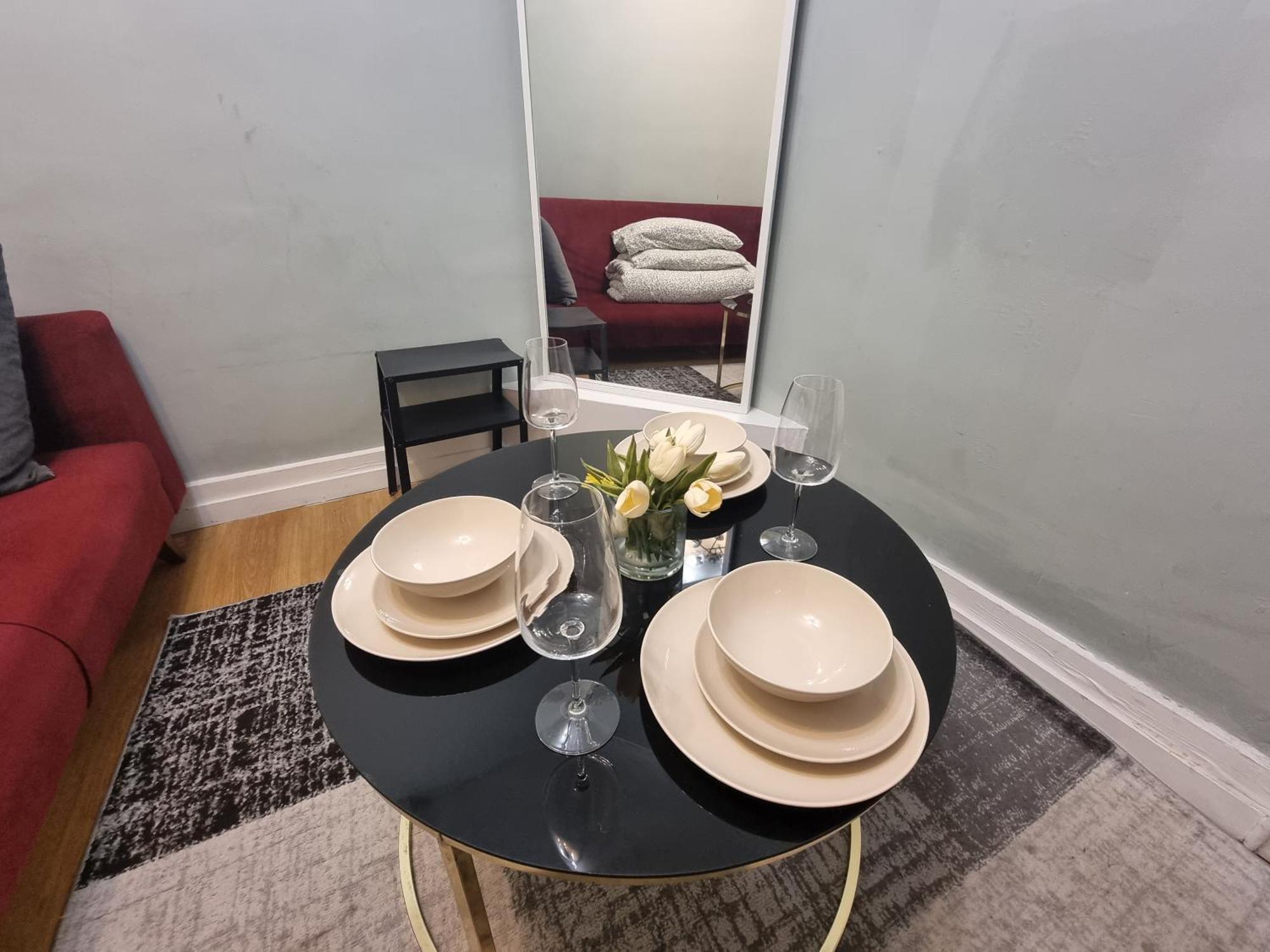 A3-1st Floor 2 Bed Flat Near Elephant And Castle * London