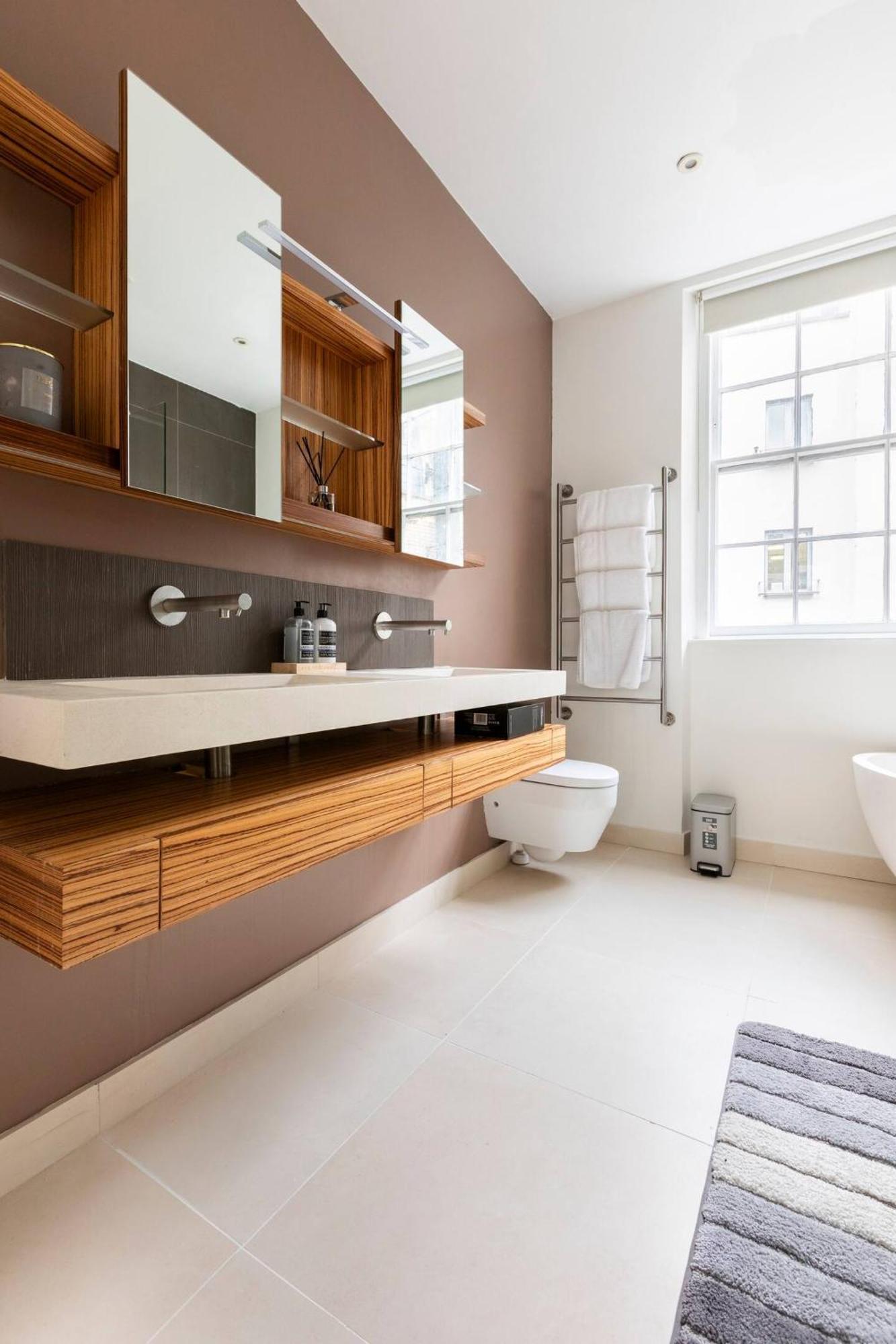 Townhouse Mansion By Buckingham Palace * London