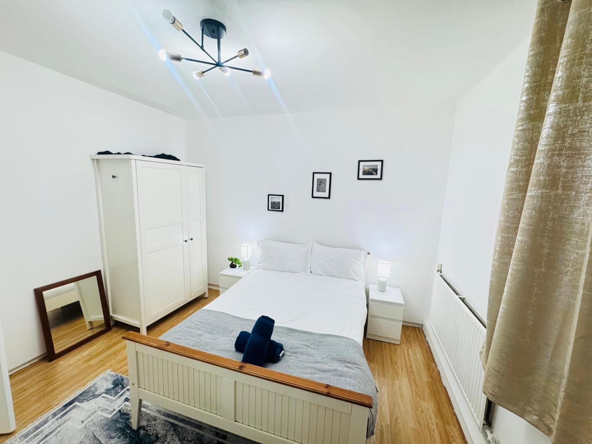 Two Bedroom In Paddington * London