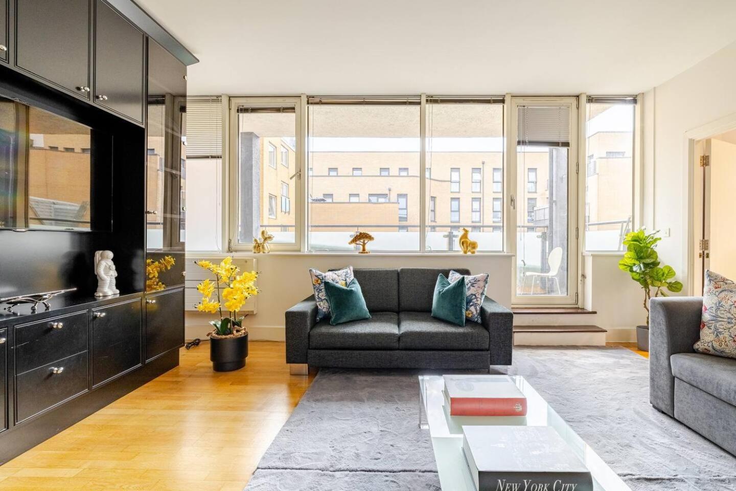 Large Modern Penthouse - 4 Beds 3 Baths By Tower Bridge * London