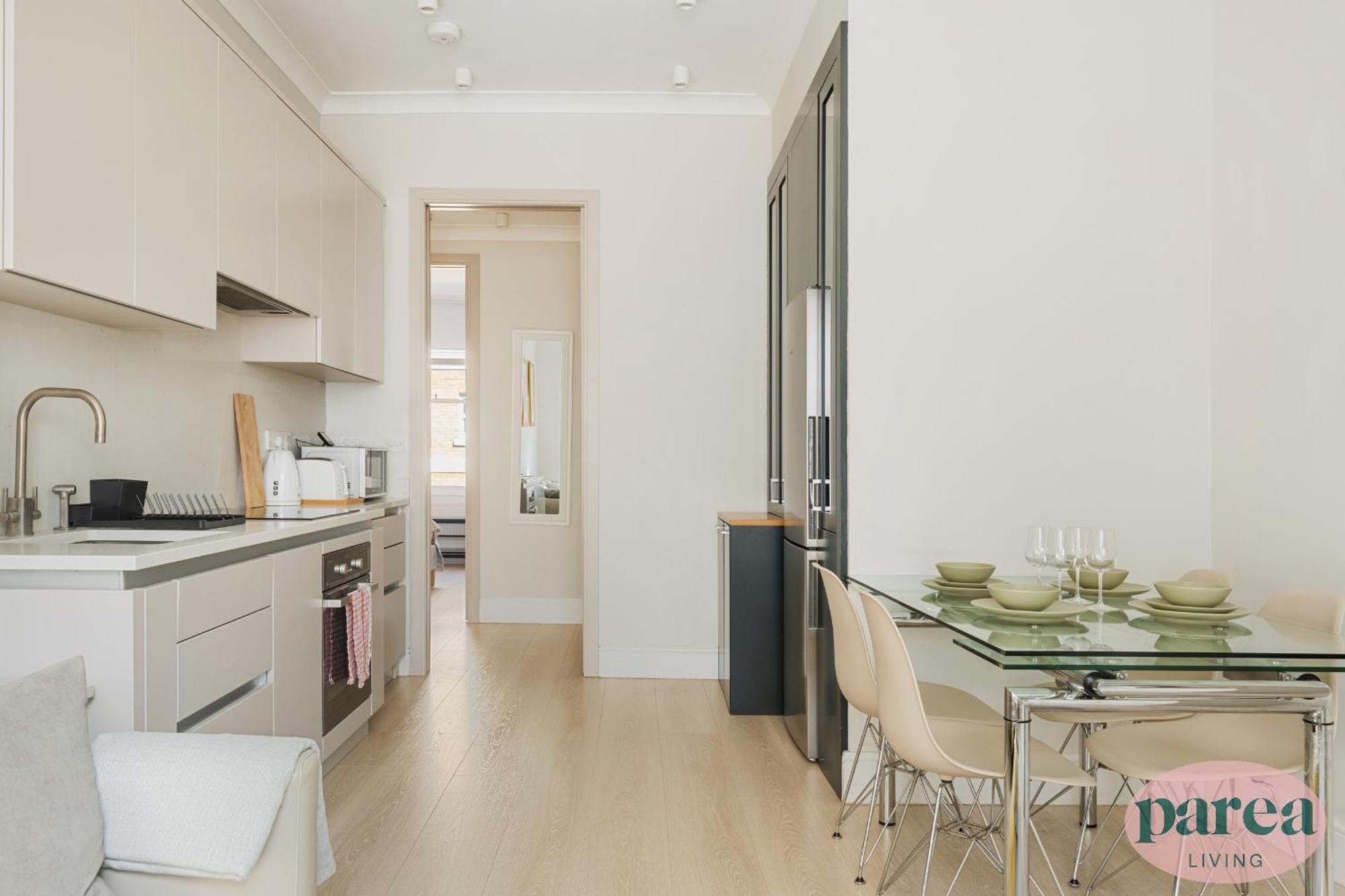Parea Living - Stylish South Kensington Getaway London