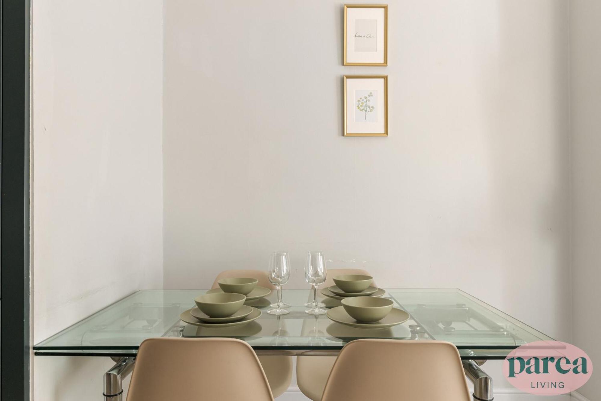 Parea Living - Stylish South Kensington Getaway