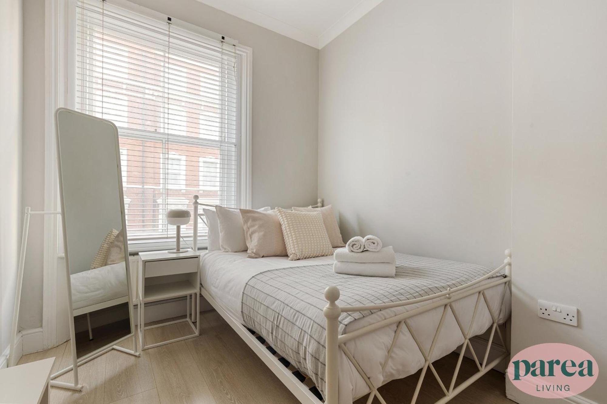 Parea Living - Stylish South Kensington Getaway London