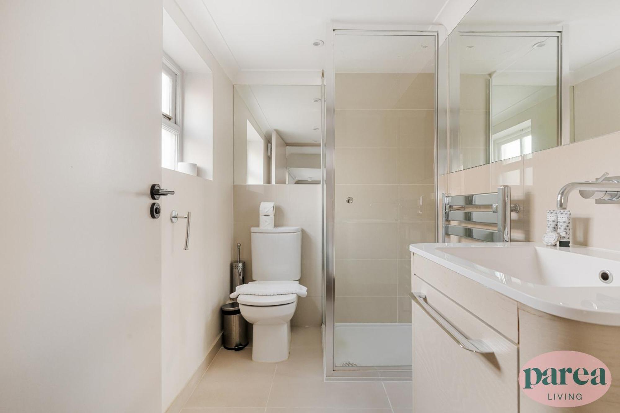 Parea Living - Stylish South Kensington Getaway * London