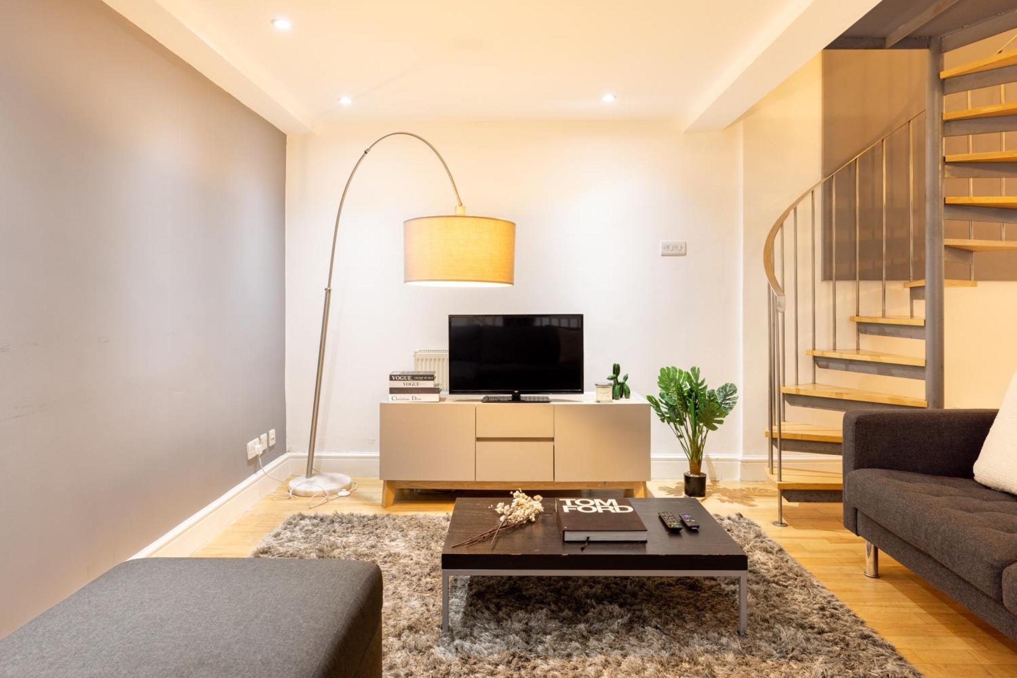 Charming Retreat In Apartment