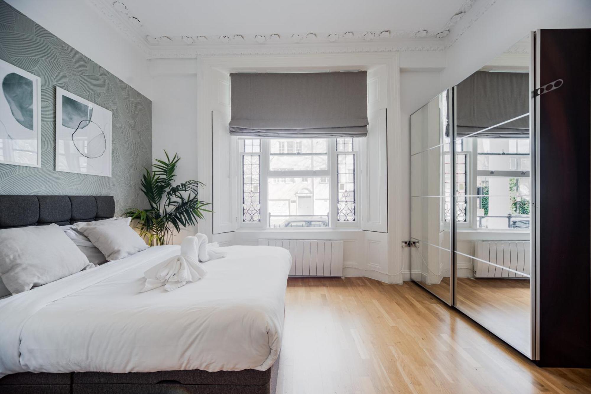 Prime Vision Living - Hyde Park Apartment *