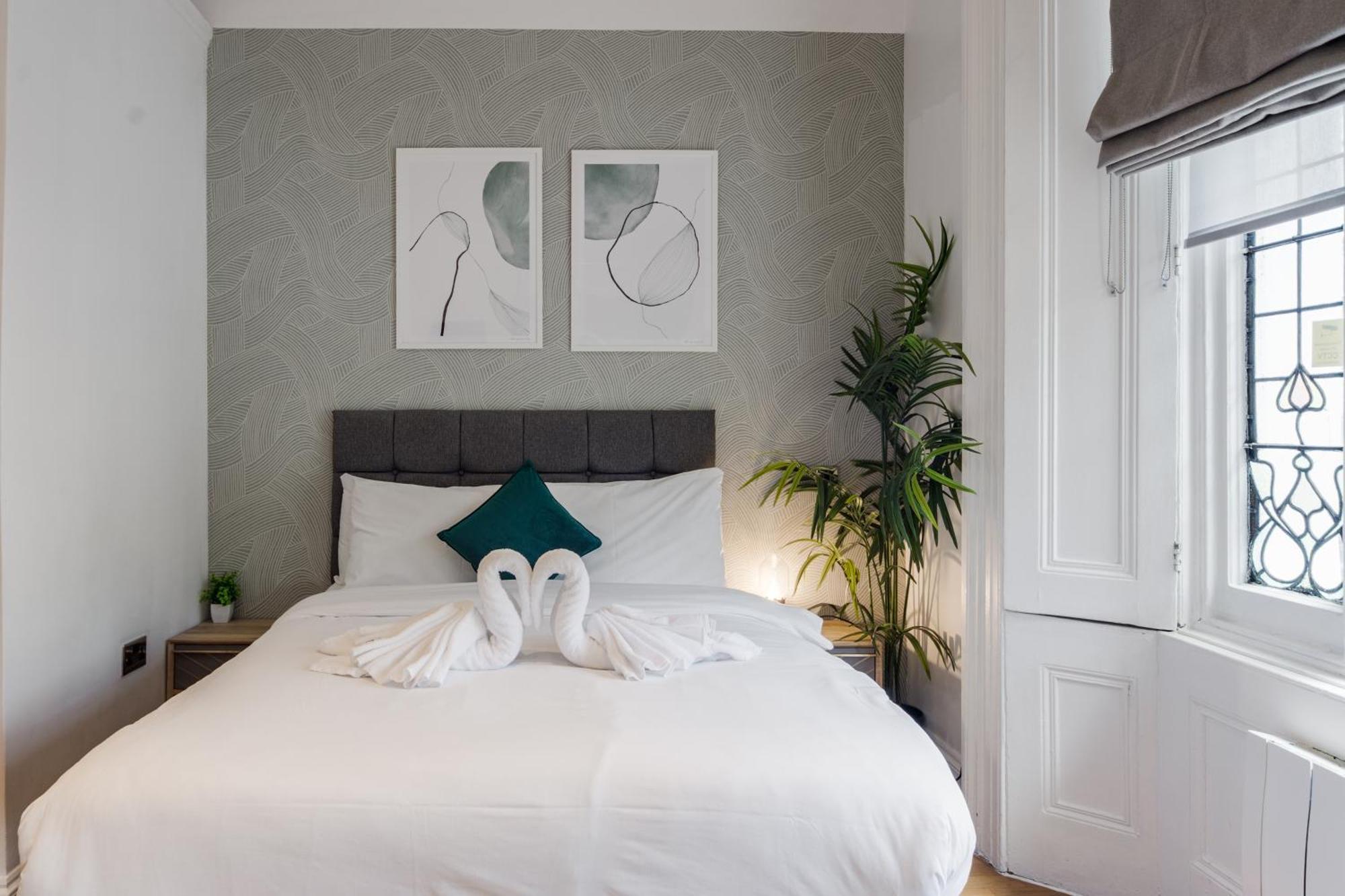 Prime Vision Living - Hyde Park Apartment *