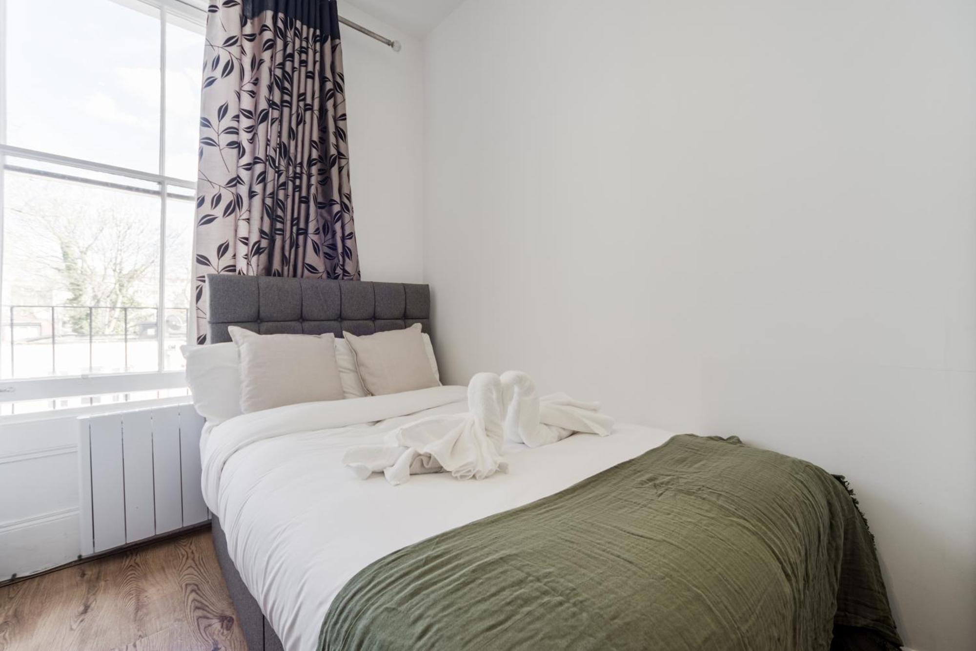 Prime Vision Living - Hyde Park Apartment *