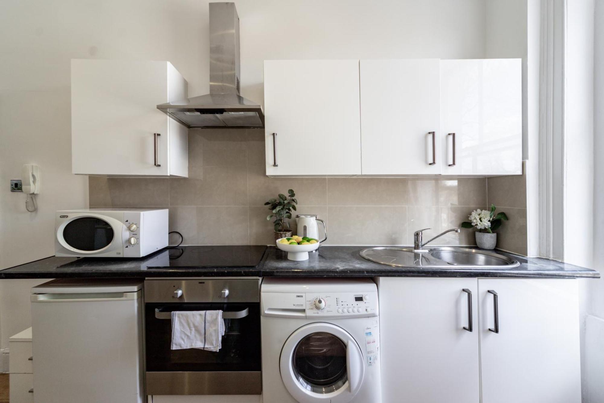 Prime Vision Living - Hyde Park * London