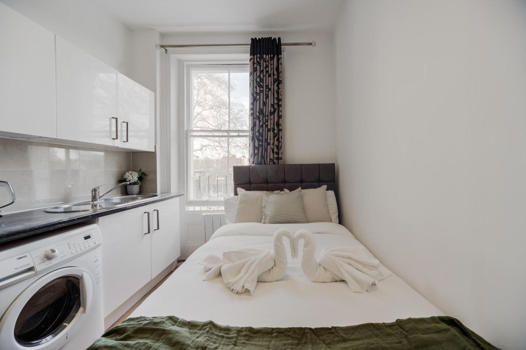 Prime Vision Living - Hyde Park * London
