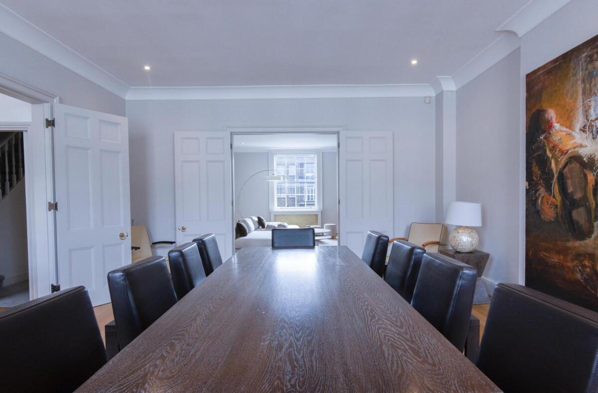 Apartment 3 Bedroom Luxury In Eaton Square London