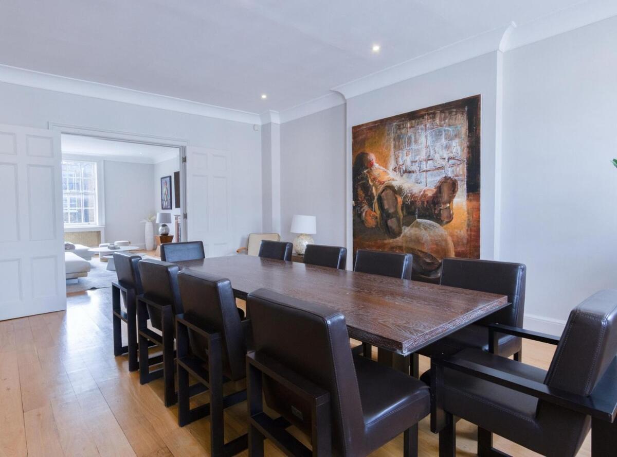 3 Bedroom Luxury In Eaton Square Apartment