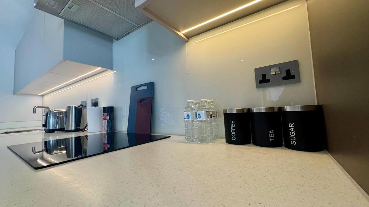 Modern 2 Bedroom Near Eye *