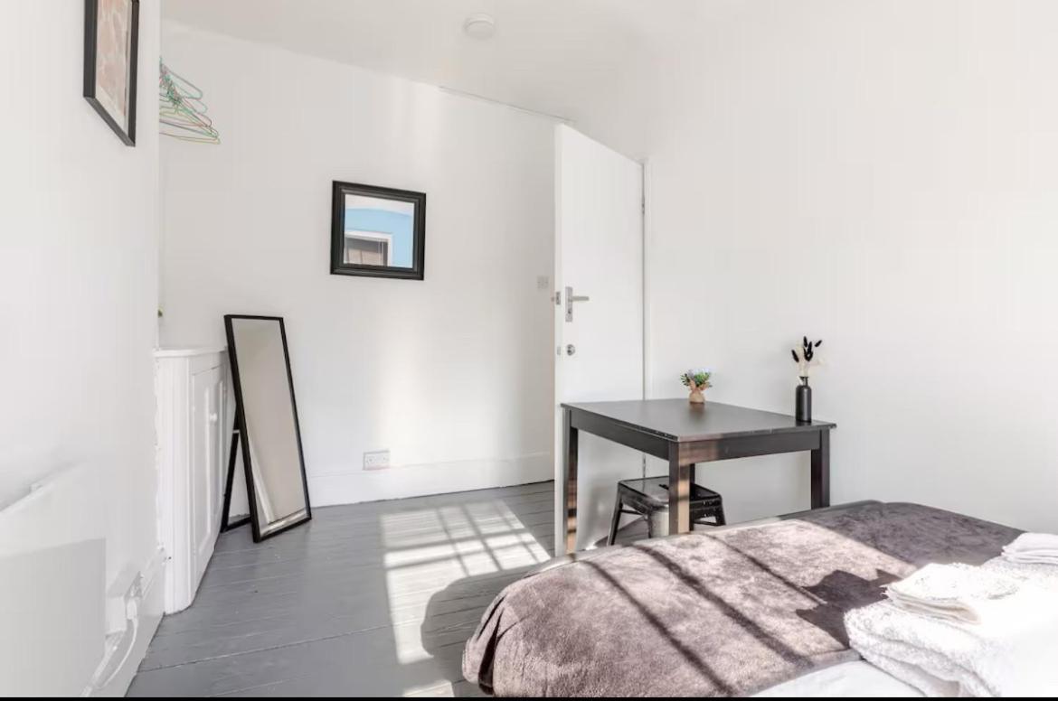 - 10 Percent Reduced From Restaurant Bill Apartment London