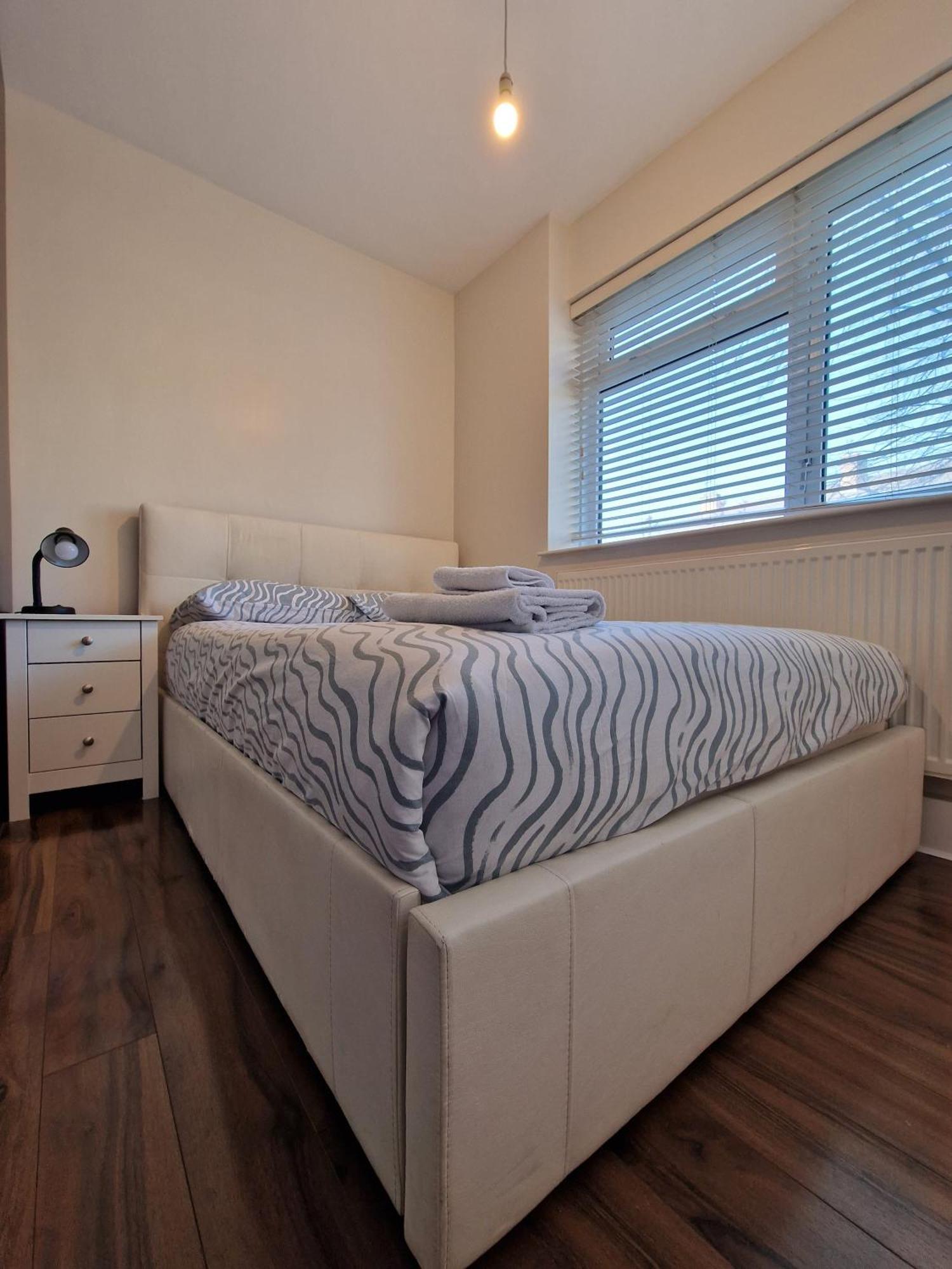 Apartment 2 Bed Close To
