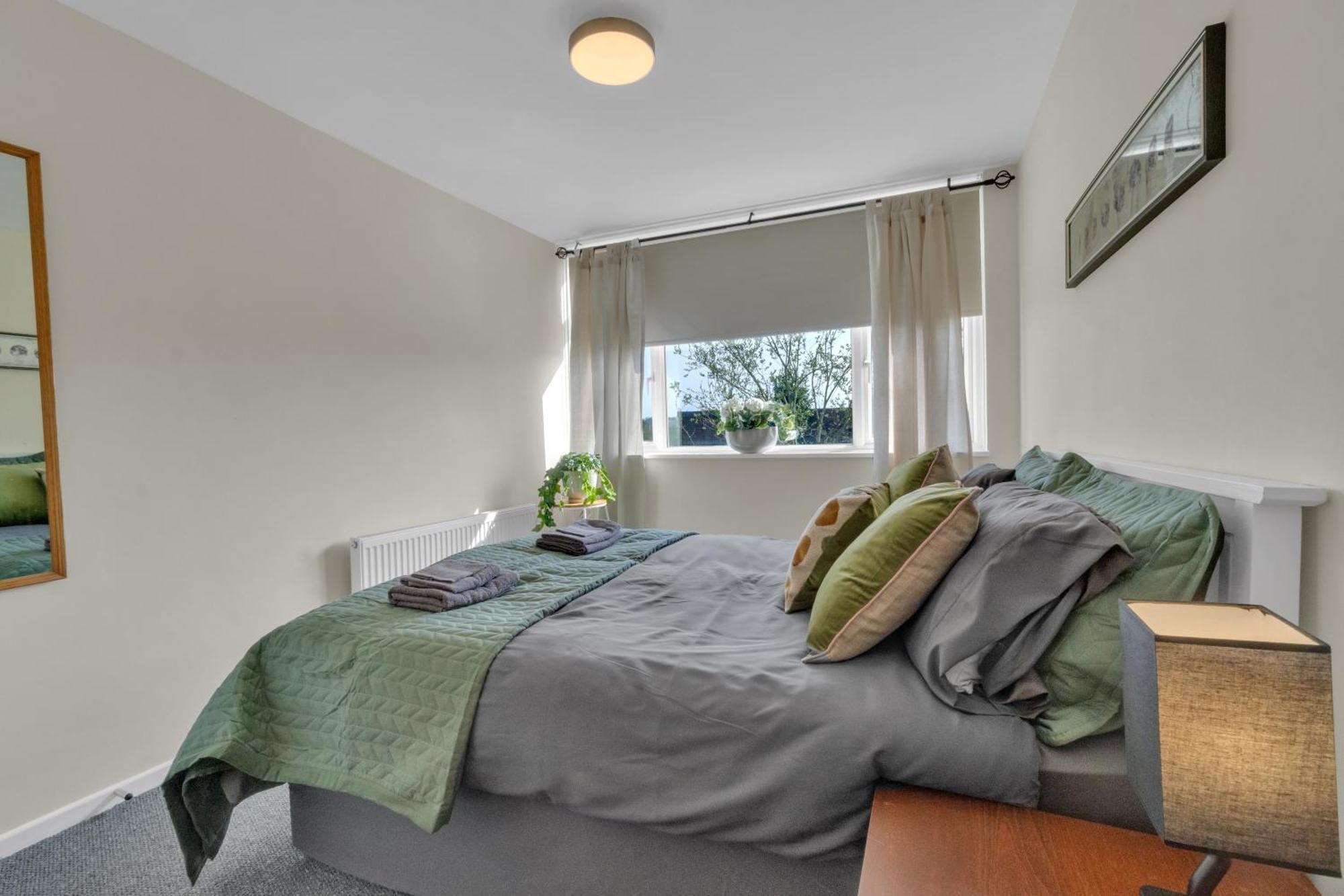 Love-all Wimbledon With Free Parking Apartment *