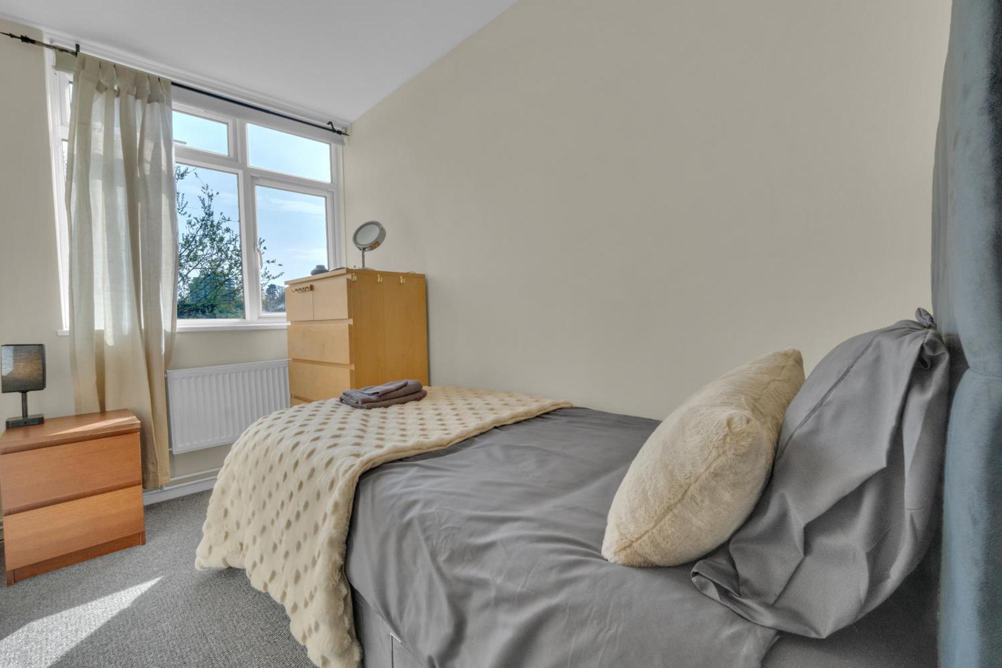 Love-all Wimbledon With Free Parking