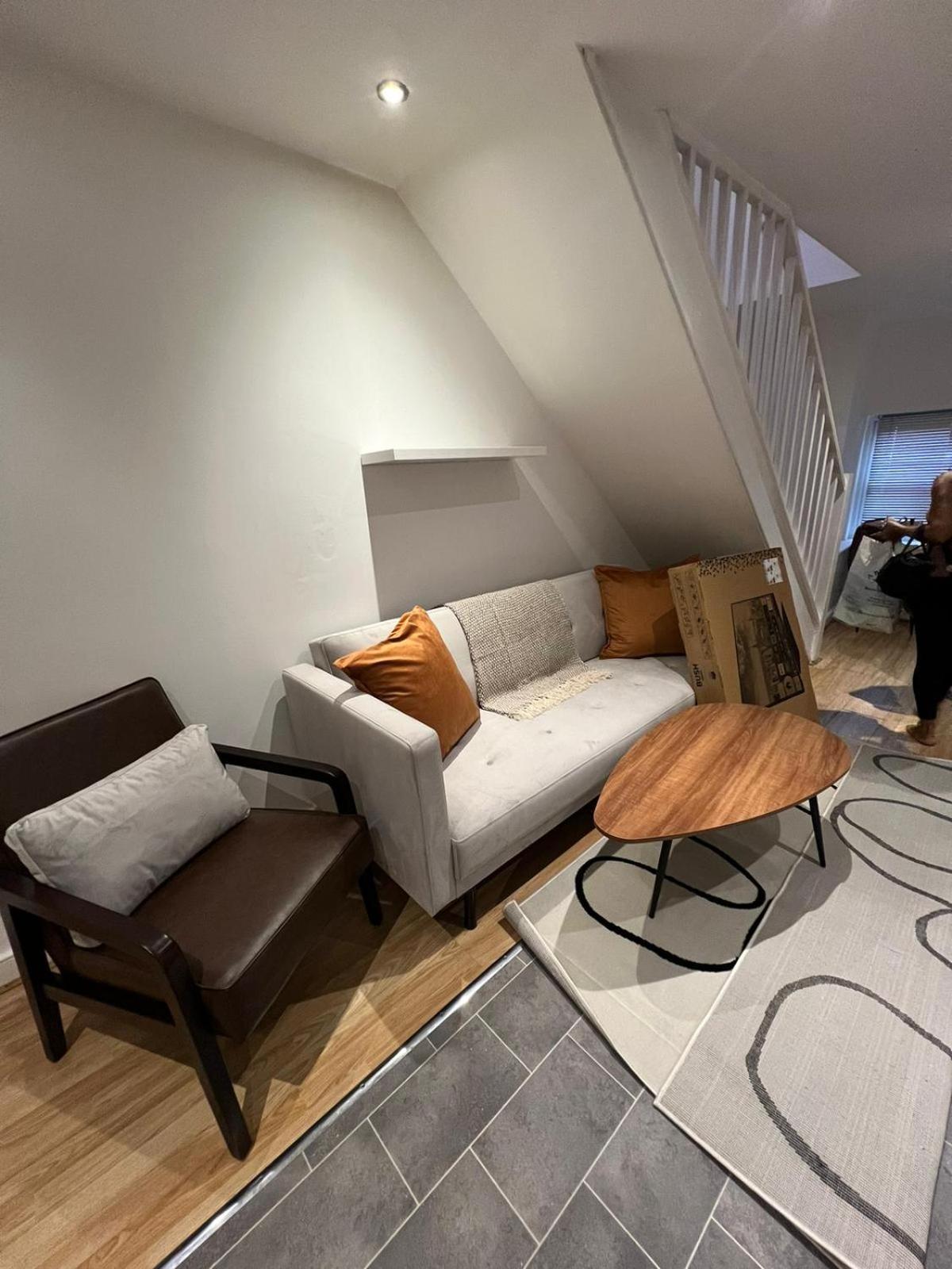Stylish 2 Bed North Apartment