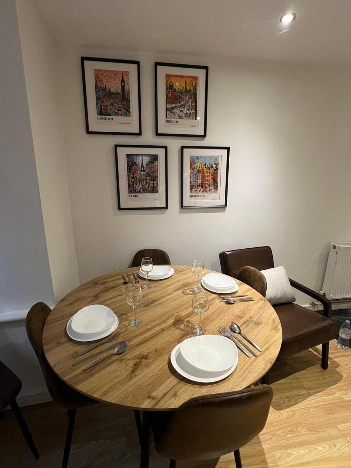 Stylish 2 Bed North *