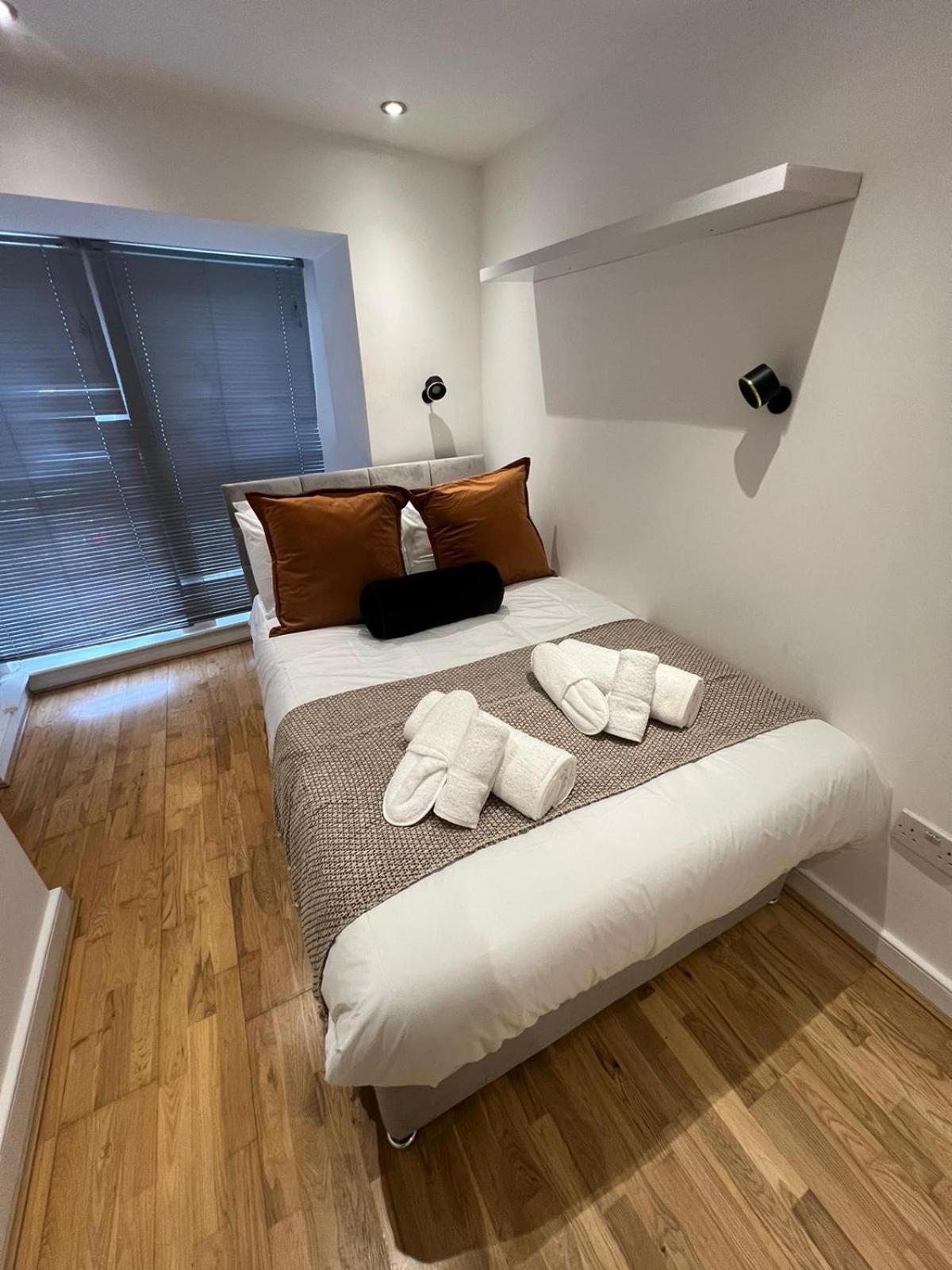 Stylish 2 Bed North London