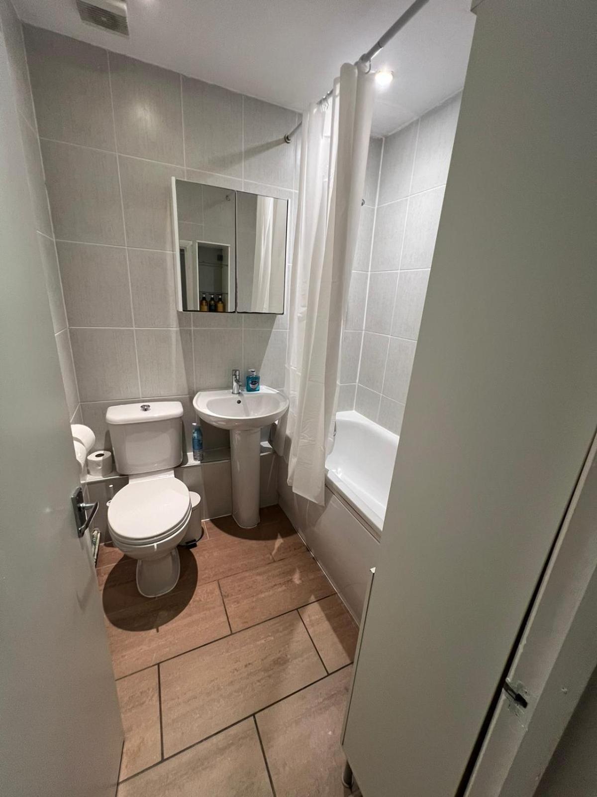Apartment Stylish 2 Bed North