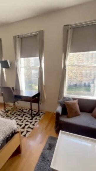 Flat In Centre Of Apartment London