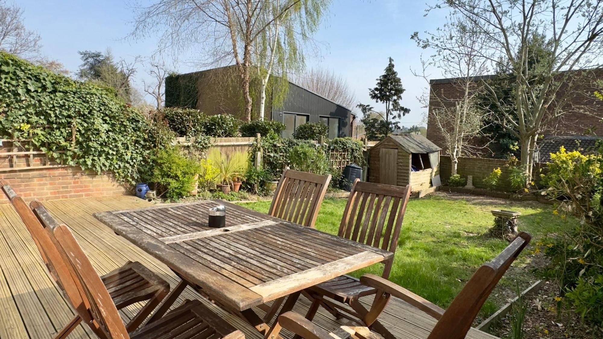 Love-all Wimbledon With Free Parking Apartment London