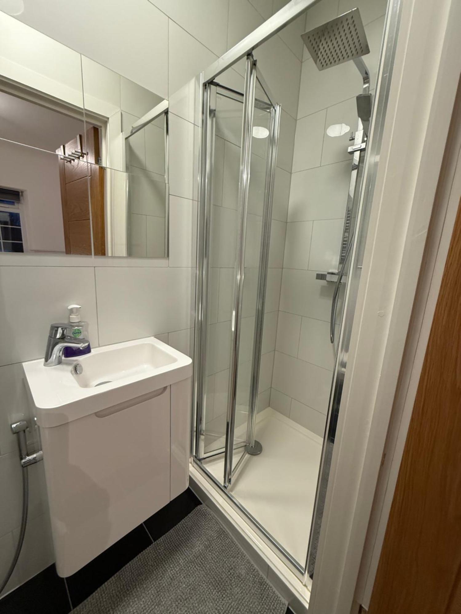 Beautiful 5 Bedroom House In * London