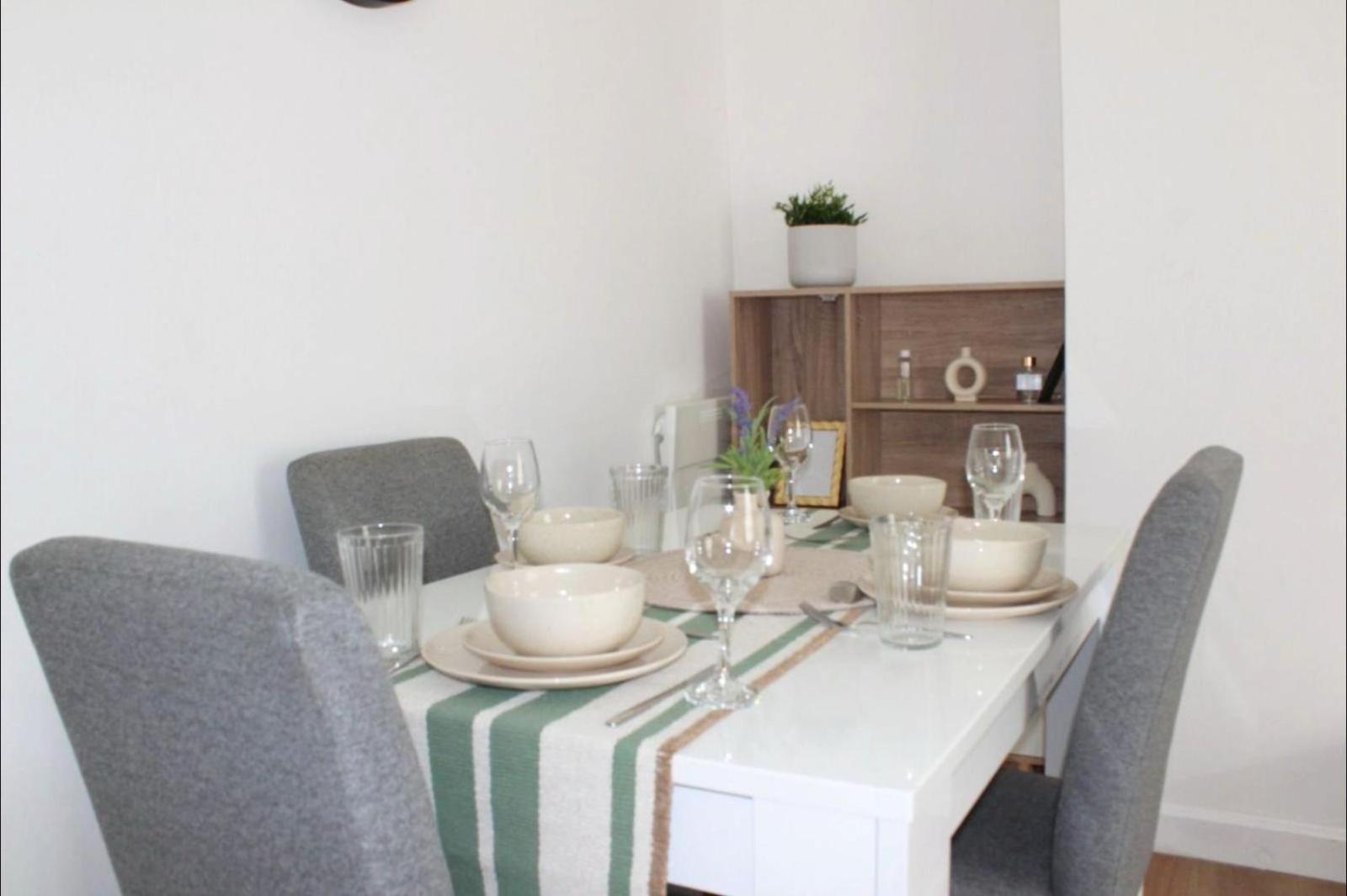 Apartment Cozy 2 Bedrooms Apartment- Vauxhall, Oval & Nine Elms London