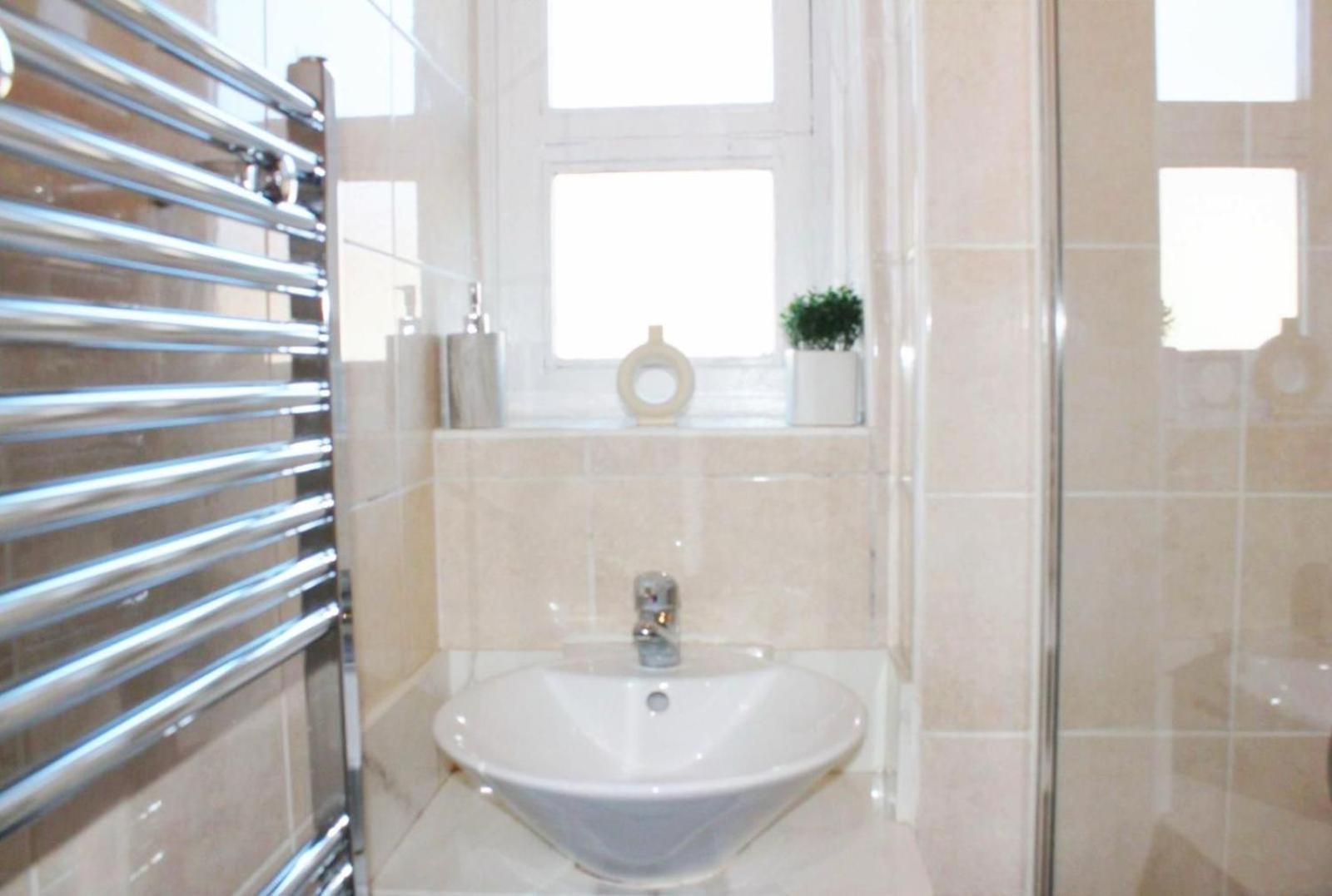 Cozy 2 Bedrooms Apartment- Vauxhall, Oval & Nine Elms Apartment *