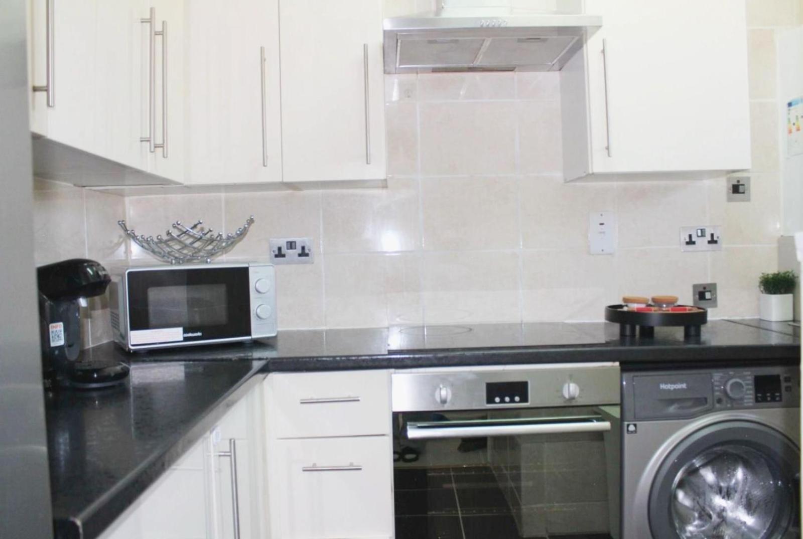Cozy 2 Bedrooms Apartment- Vauxhall, Oval & Nine Elms Apartment London