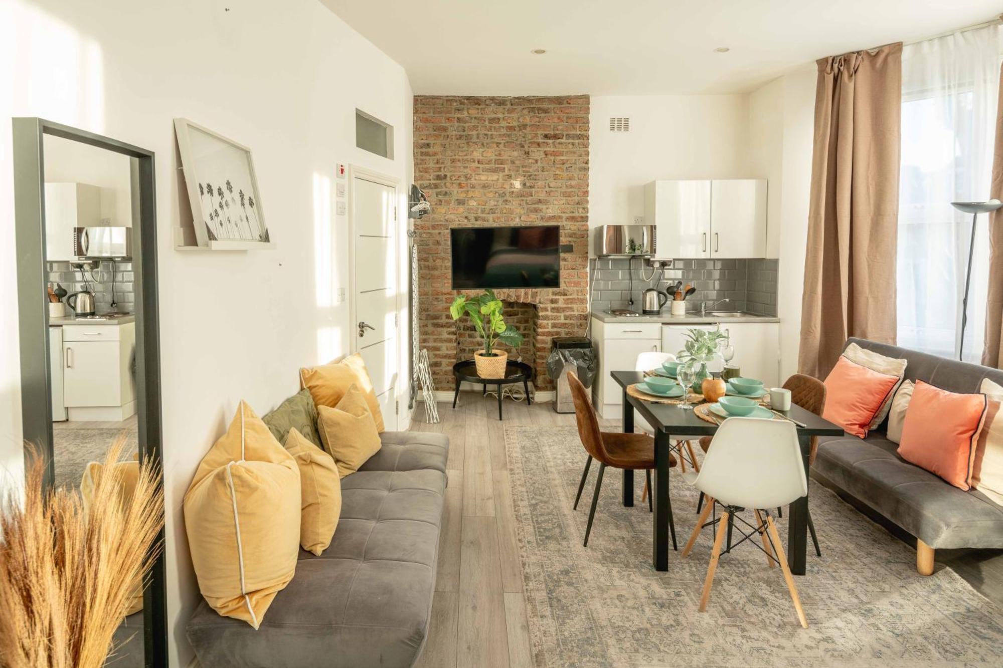 Bright By Hampstead & Kilburn For 4 Apartment