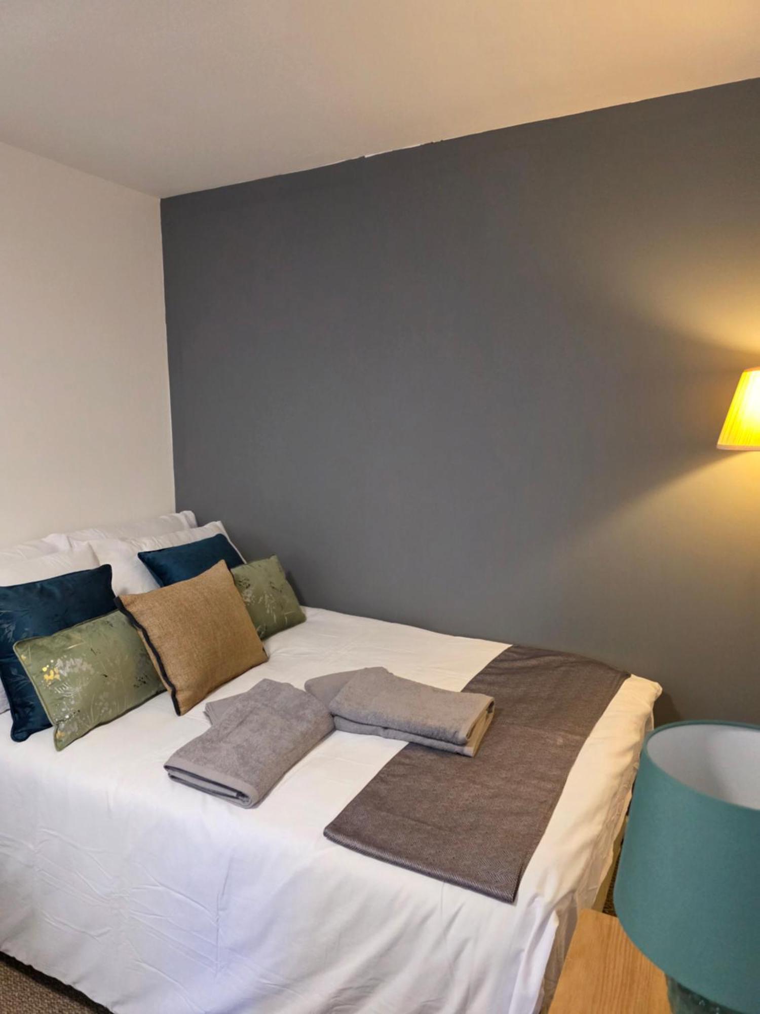 Apartment Spacious 4-bed With Secured Parking Near Abba Arena, Stadium, Tube & In Bustling Zone 2