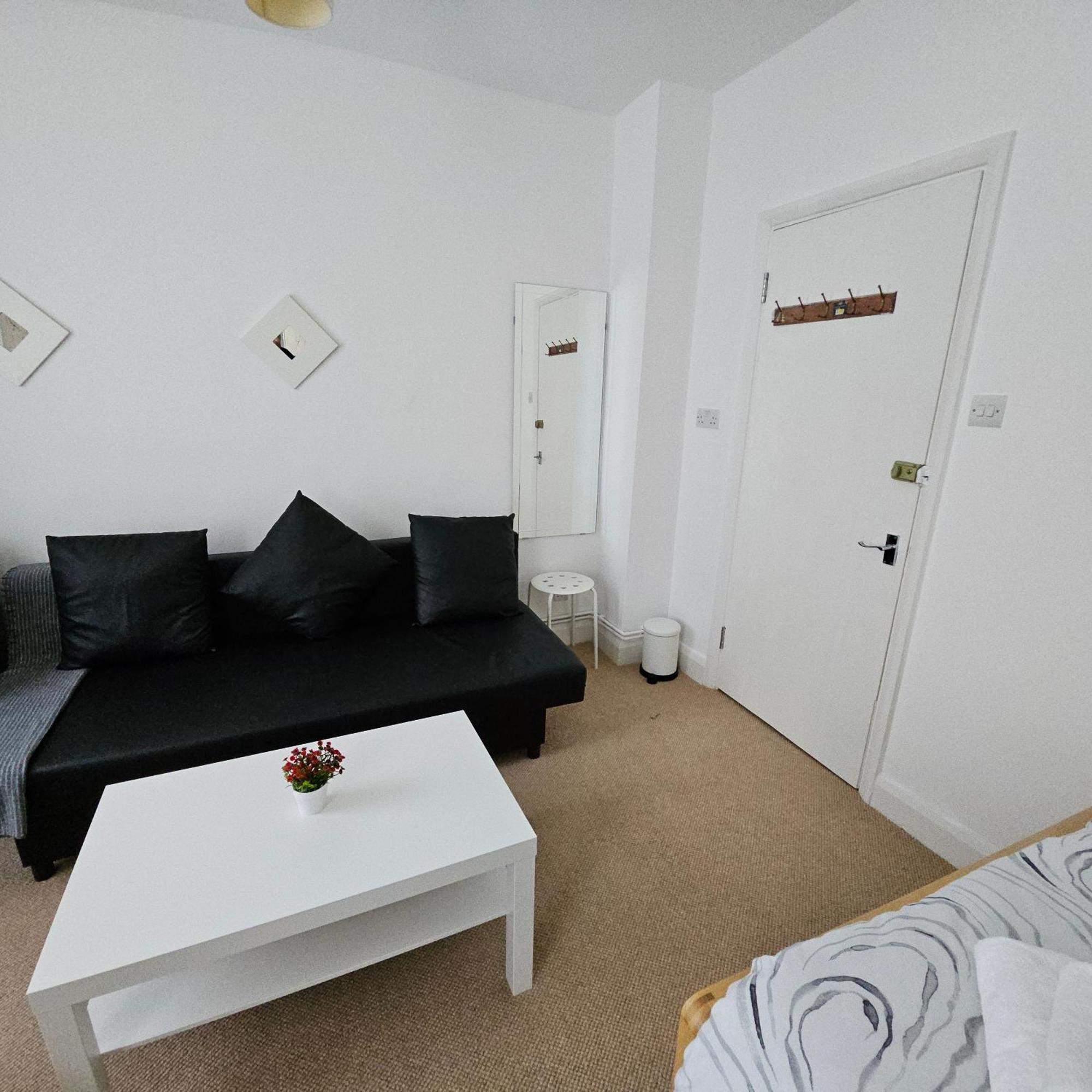Guest house Comfy In London
