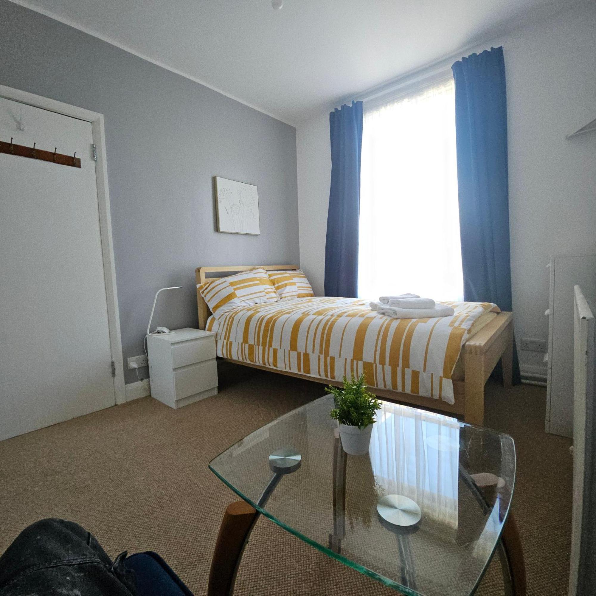 Guest house Comfy In London
