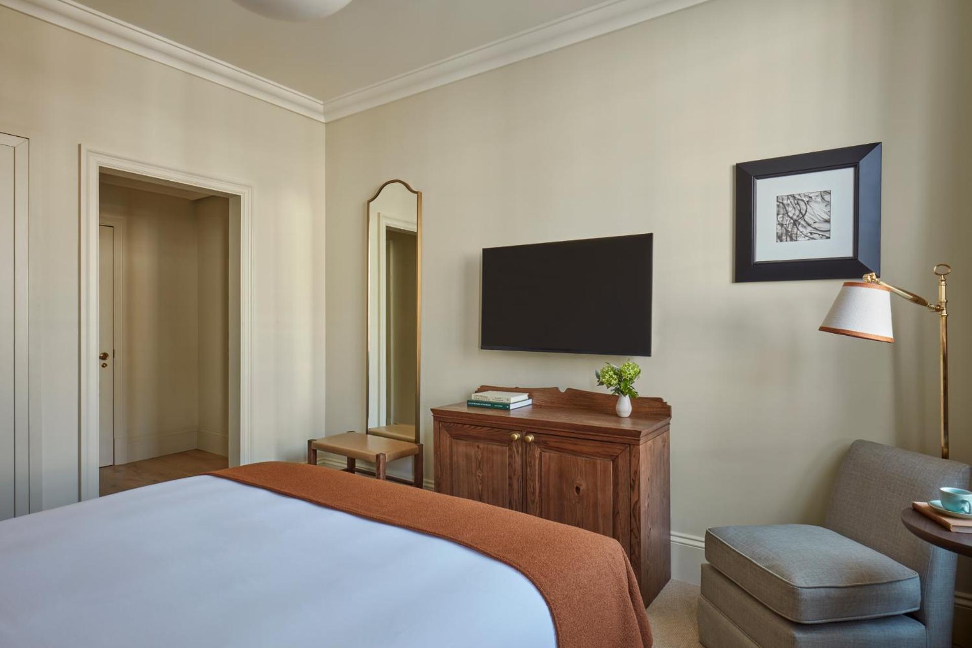 Miiro Templeton Garden Hotel London