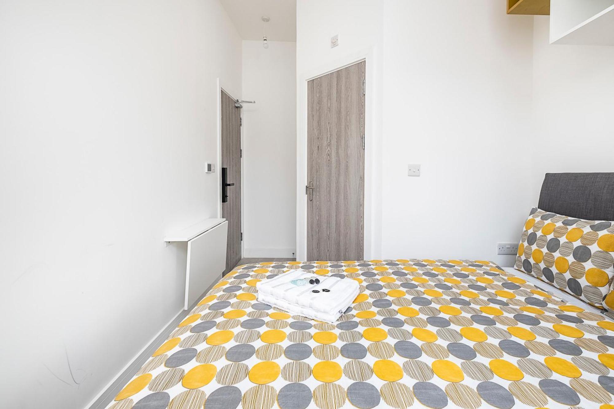 Victorian Beauty With Private Toilet And Shower Near Tube Station Apartamento